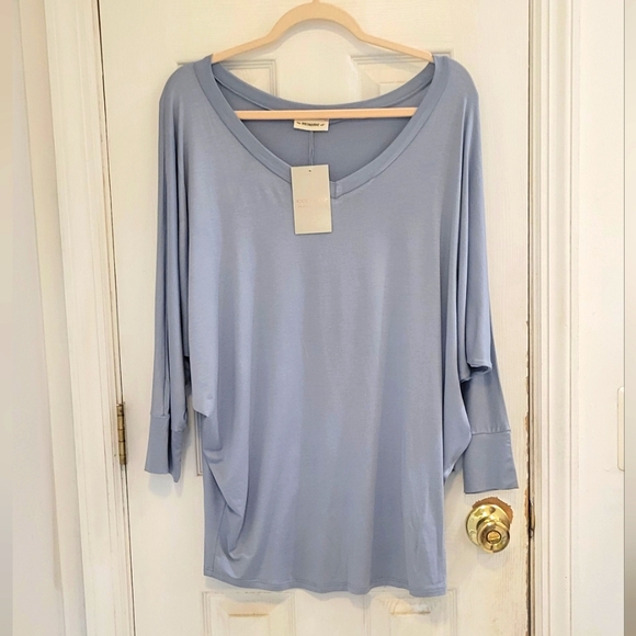 eesome NWT Dolman Sleeve Top Large - Picture 1 of 8